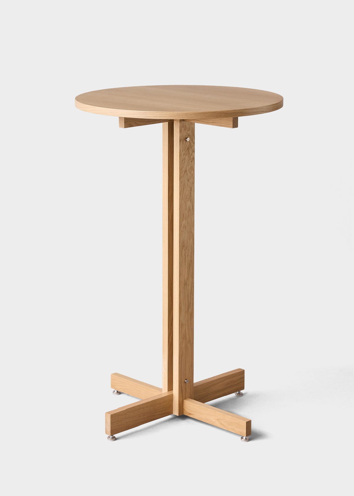 KUMU Bar Table – Round — Oiled Oak