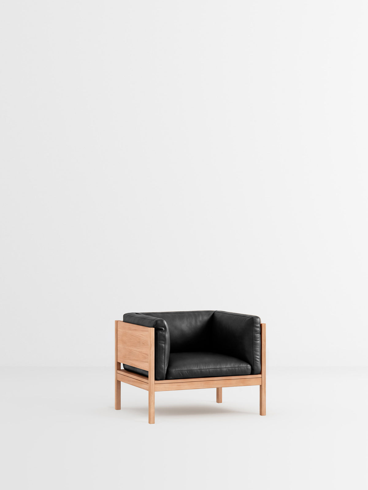 Lounge Chair – Black Leather – Oak