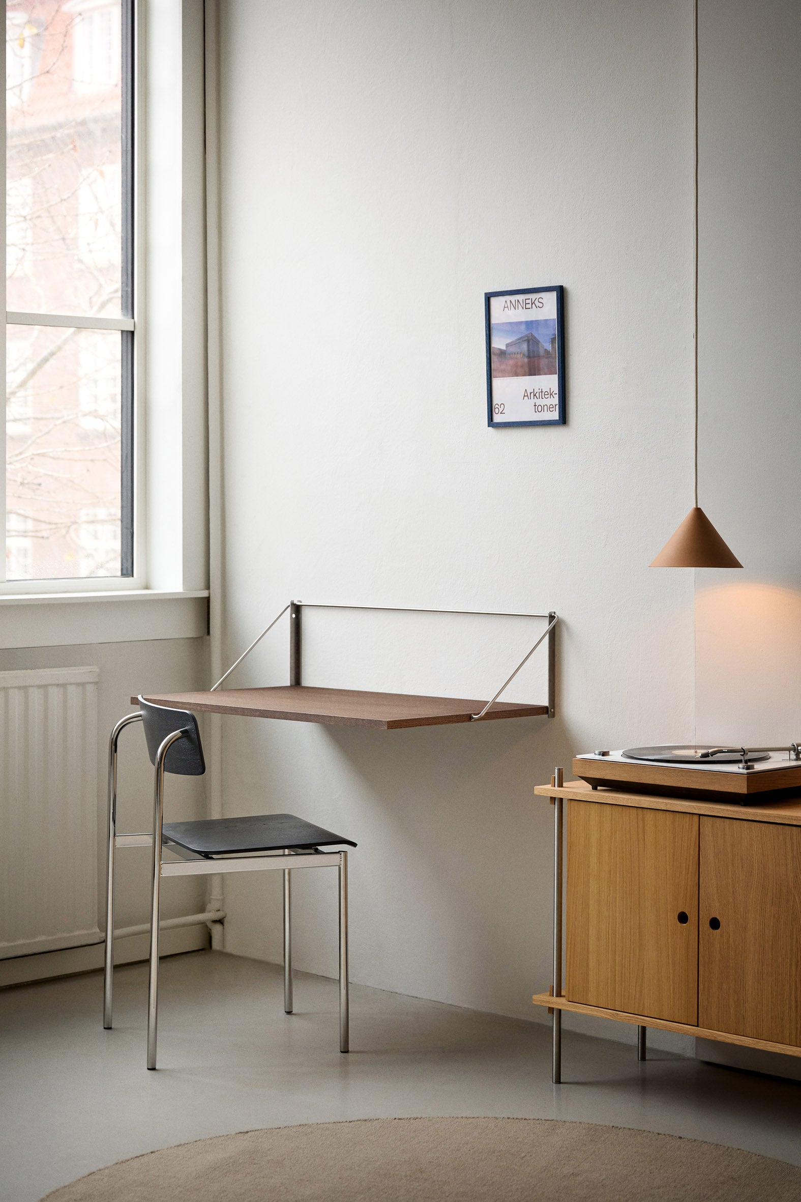 MOEBE - Offset Chair -