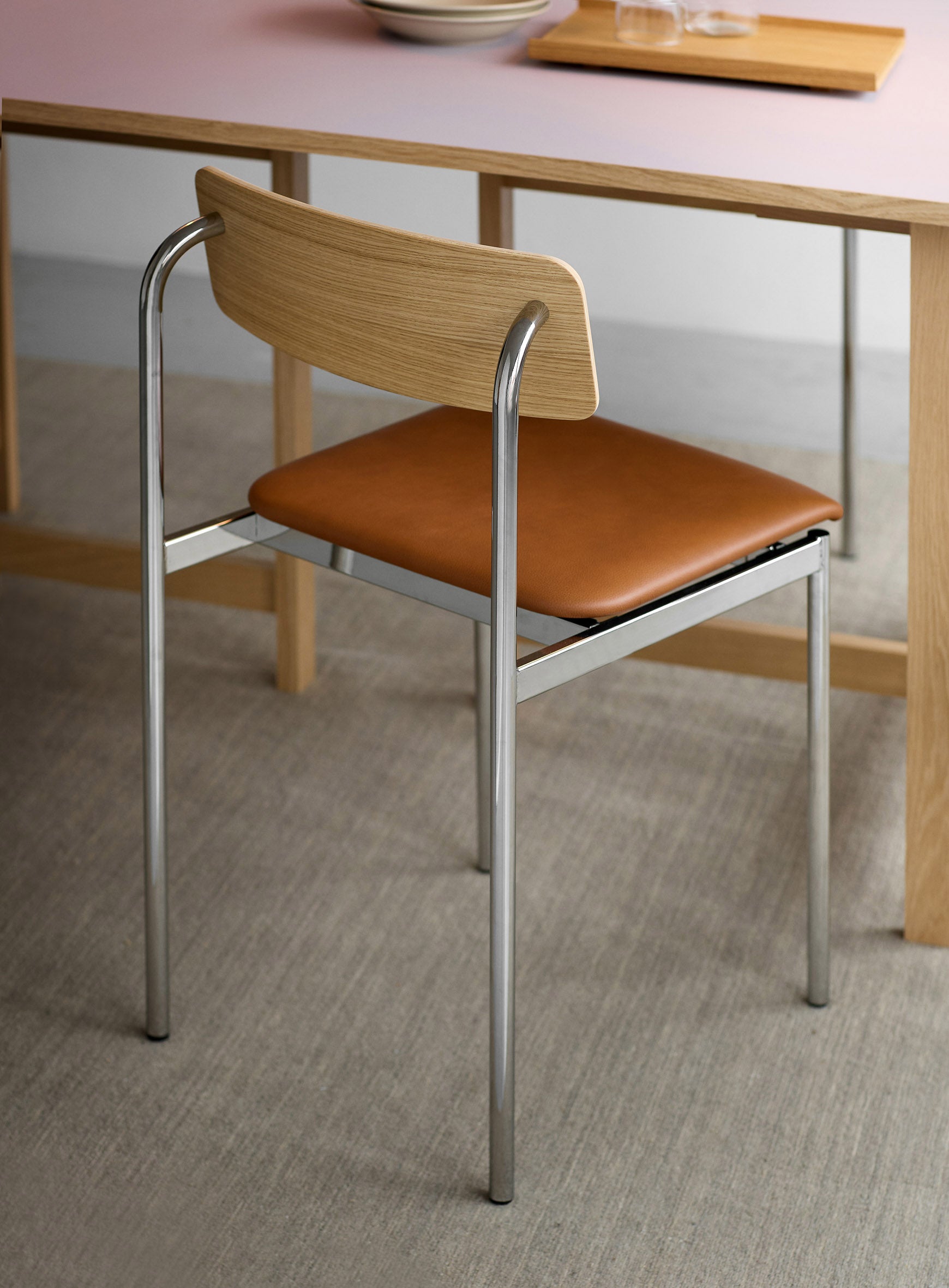 MOEBE - Offset Chair -
