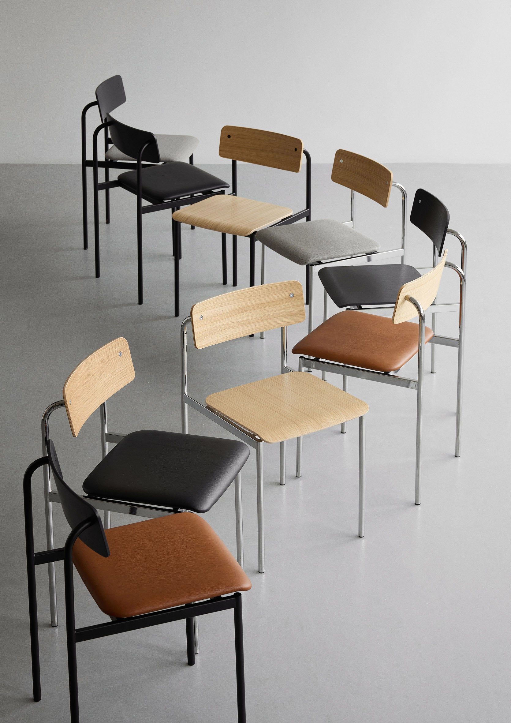MOEBE - Offset Chair -