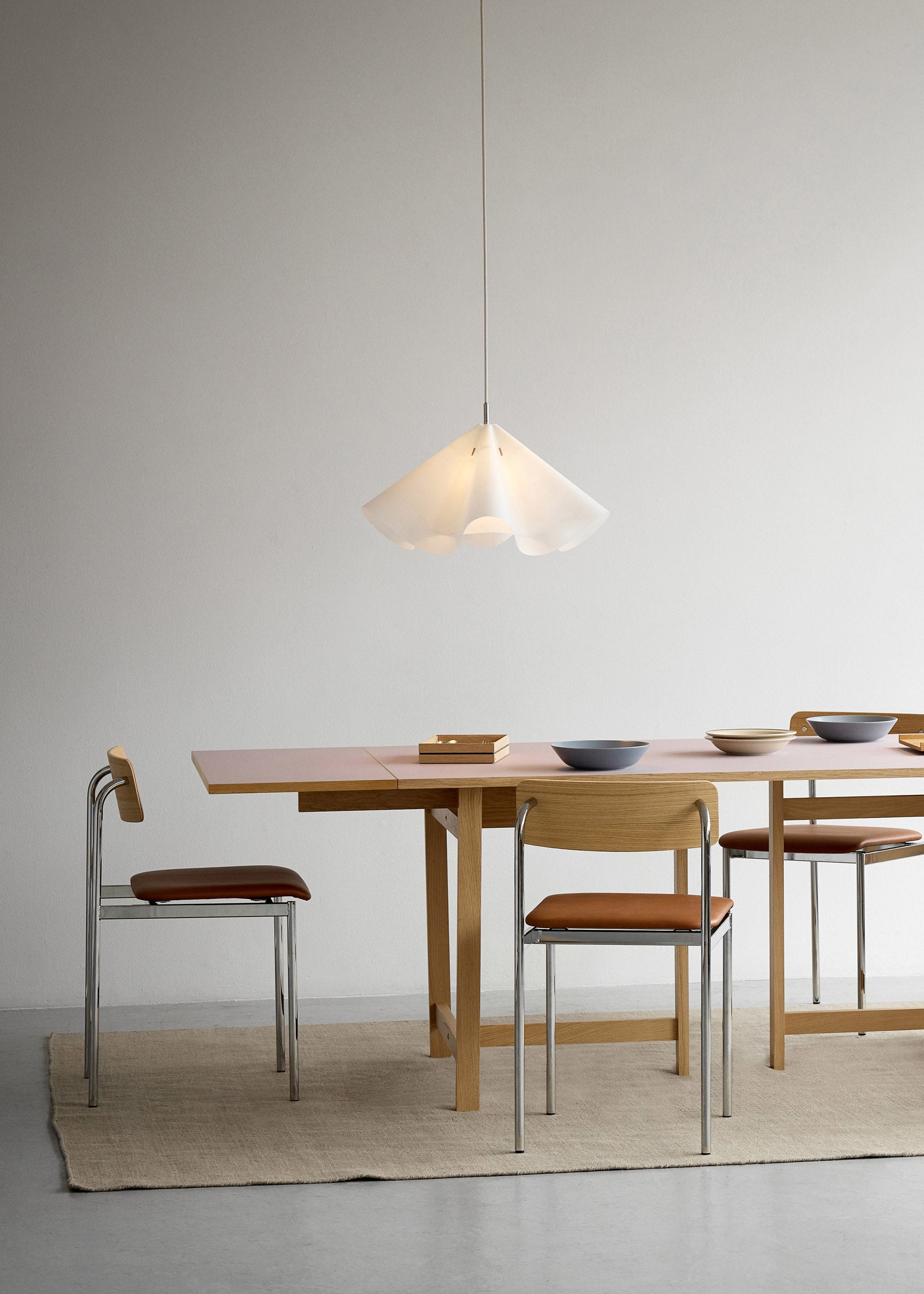 MOEBE - Sinuate Lamp -