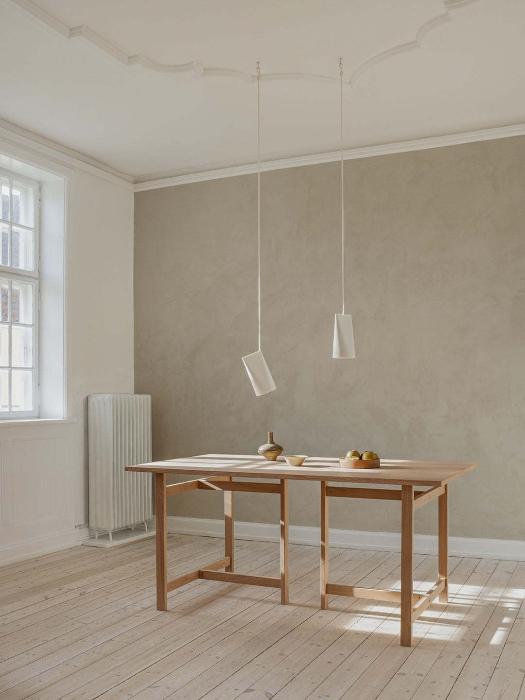 MOEBE - Rectangular Dining Table -