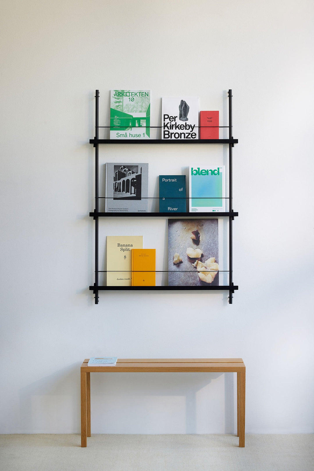 MOEBE - Magazine Shelving – Signifly -
