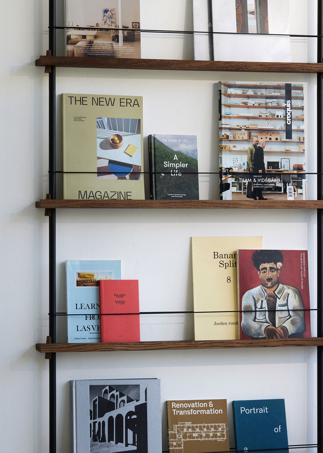 MOEBE - Magazine Shelving – Signifly -