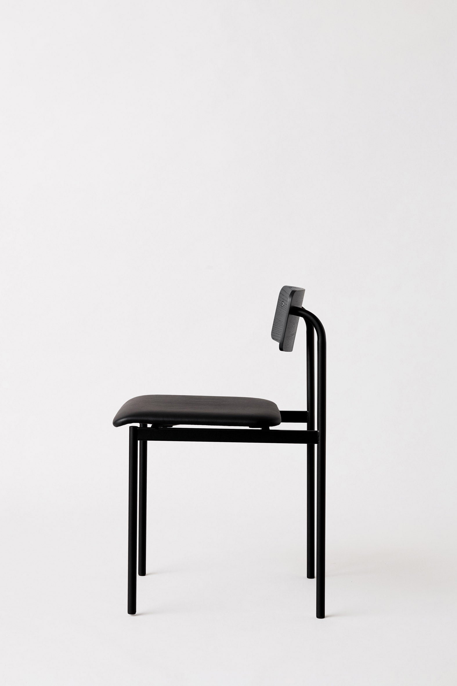 MOEBE - Offset Chair -