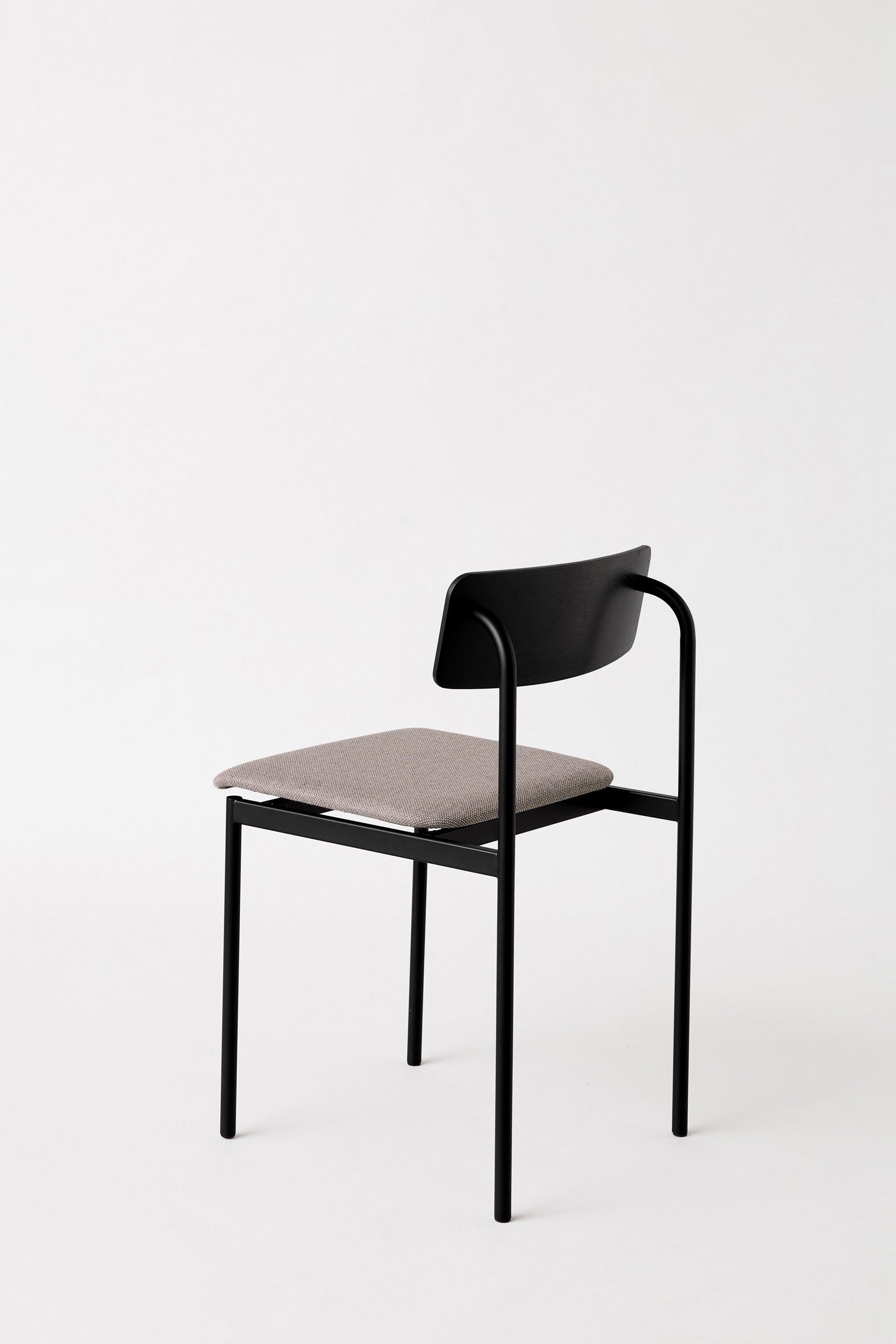 MOEBE - Offset Chair -