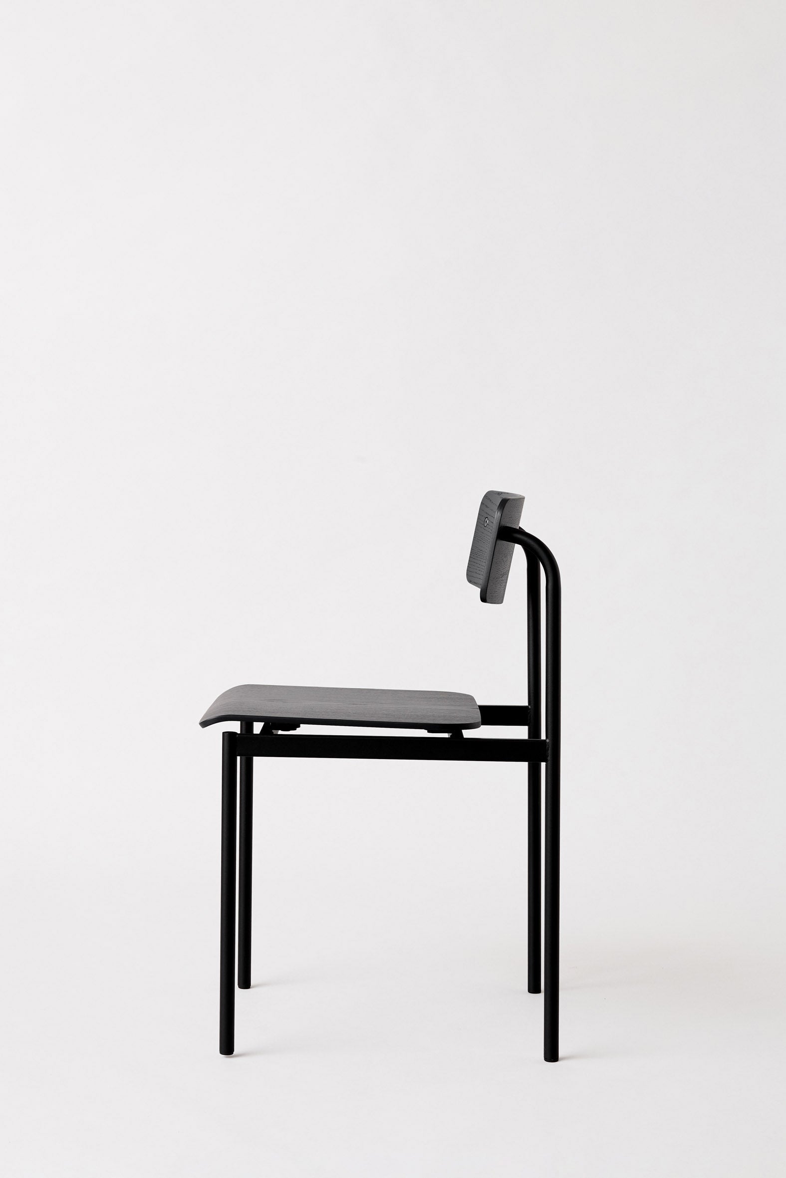 MOEBE - Offset Chair -