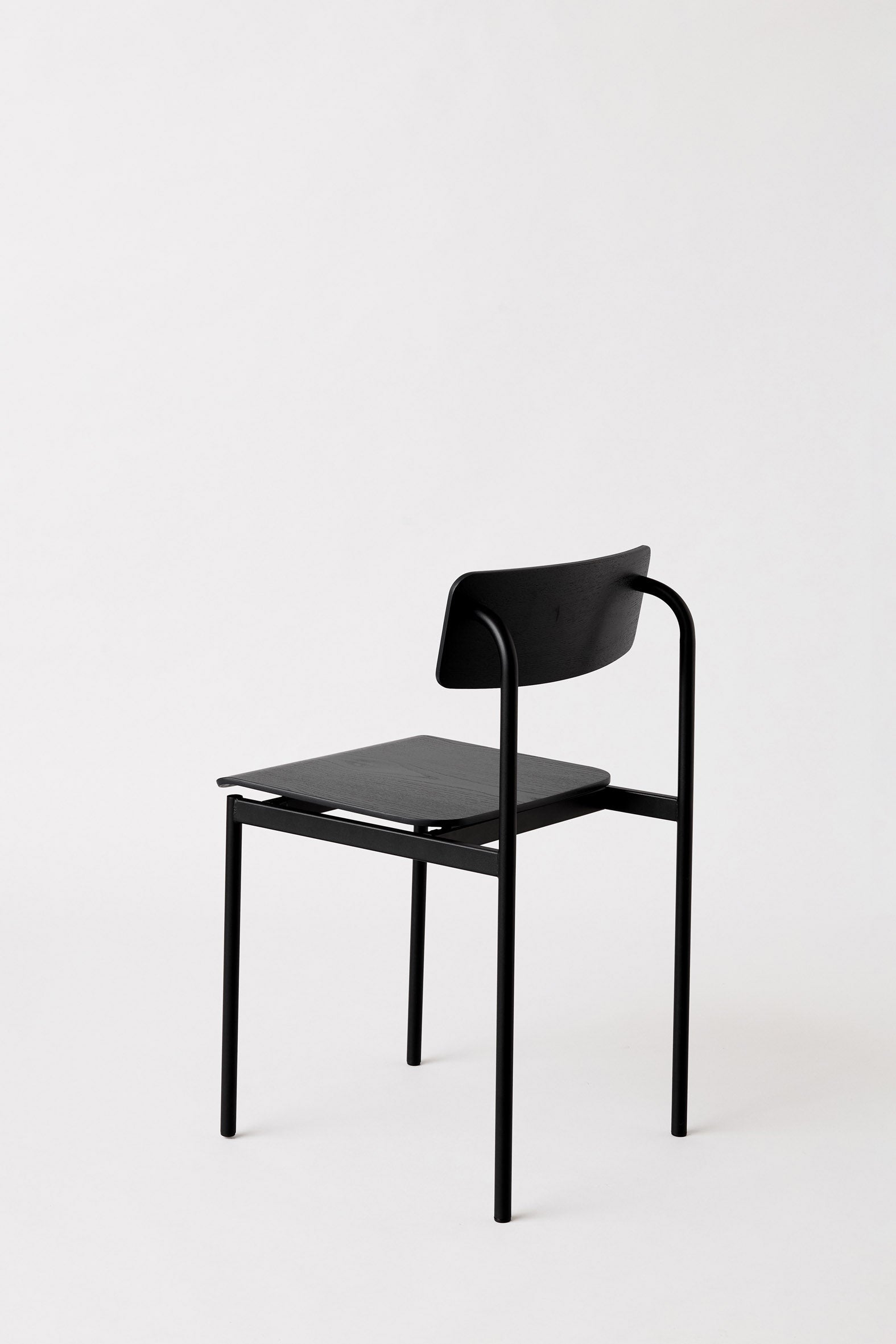 MOEBE - Offset Chair -