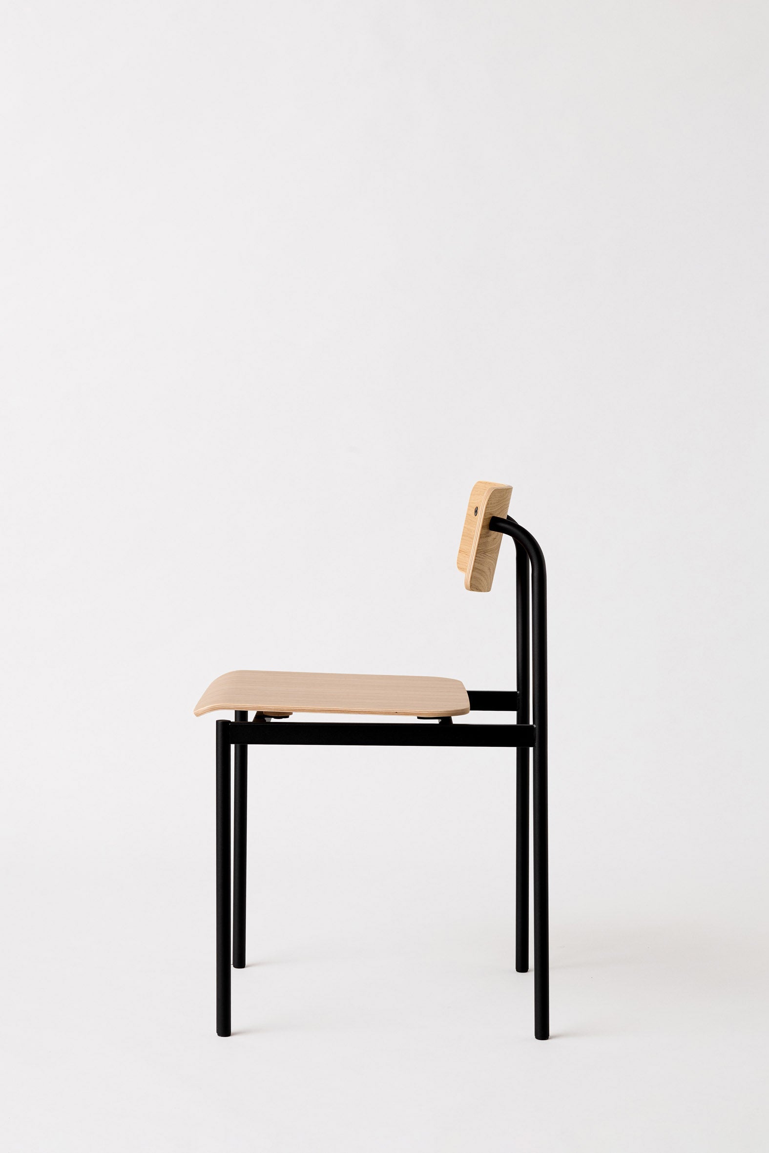 MOEBE - Offset Chair -