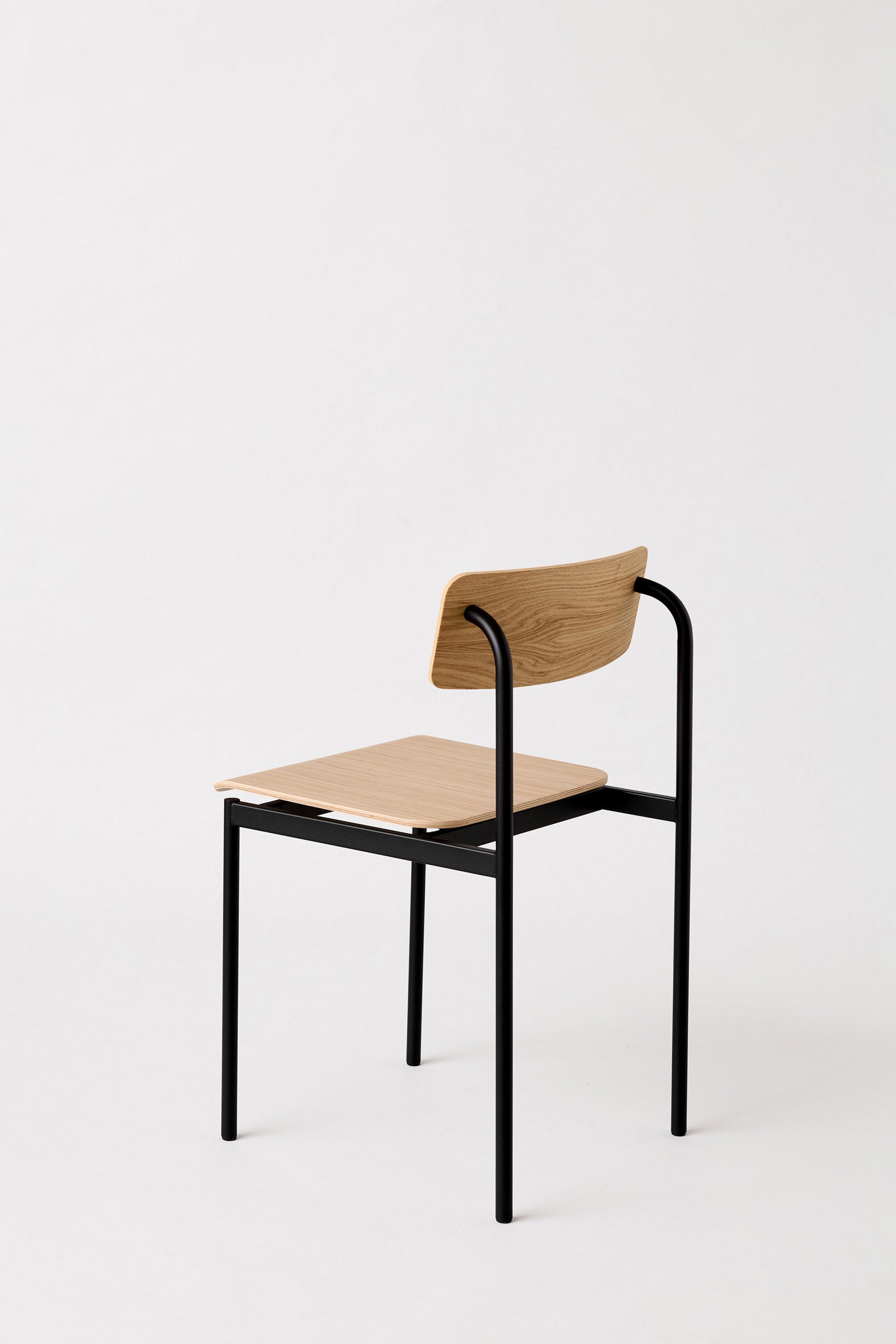MOEBE - Offset Chair -