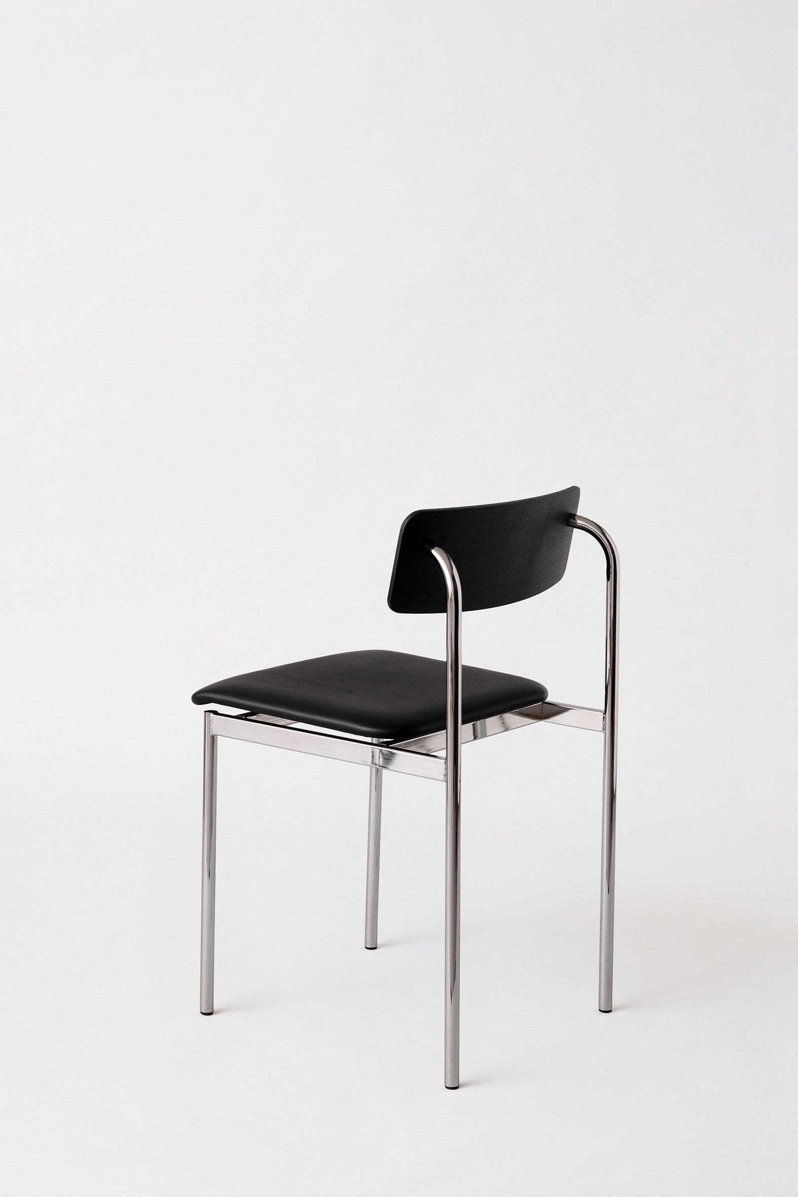 MOEBE - Offset Chair -