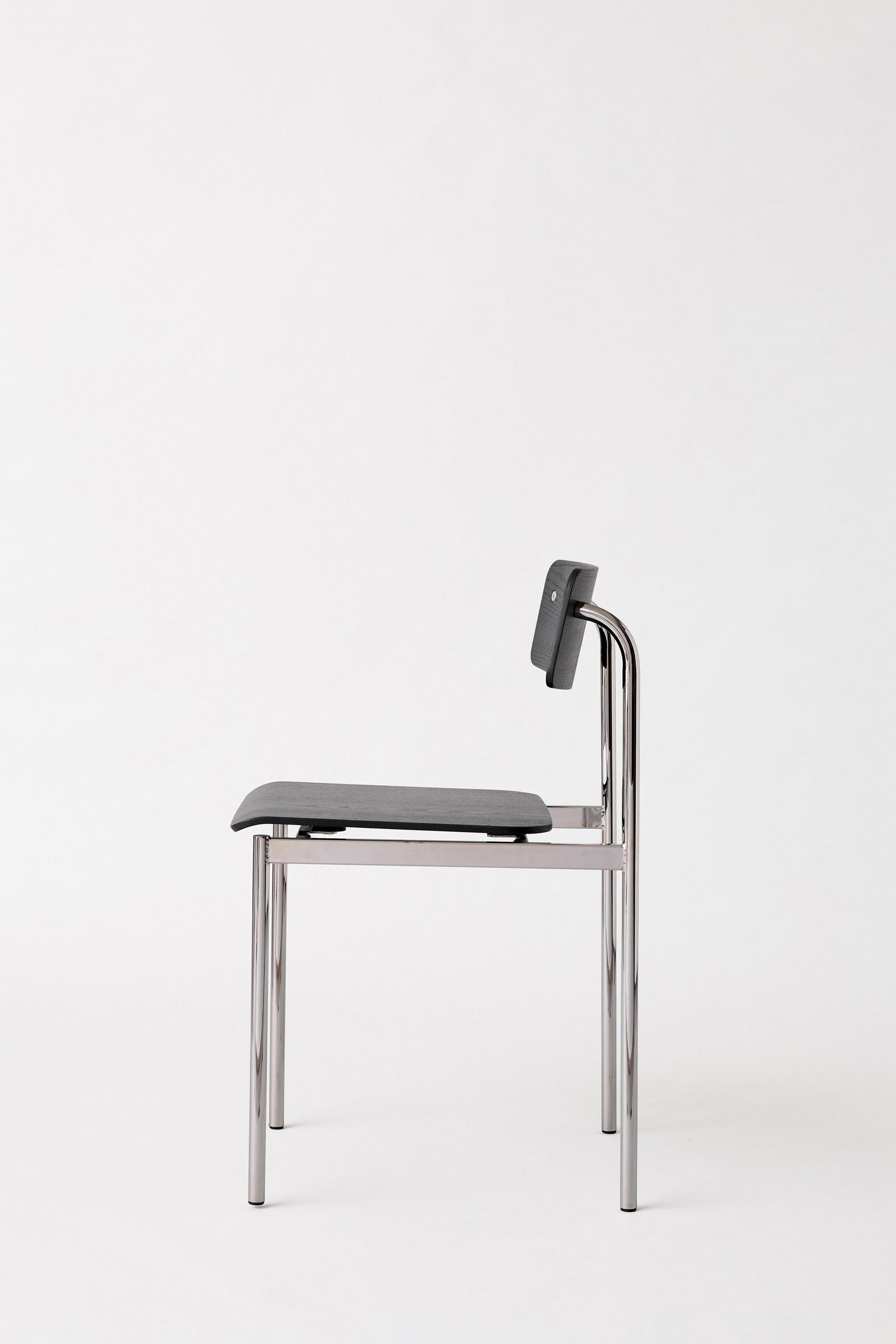 MOEBE - Offset Chair -
