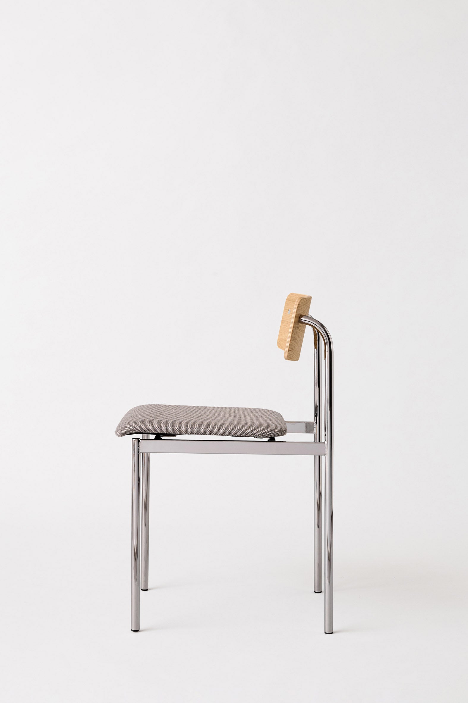 MOEBE - Offset Chair -