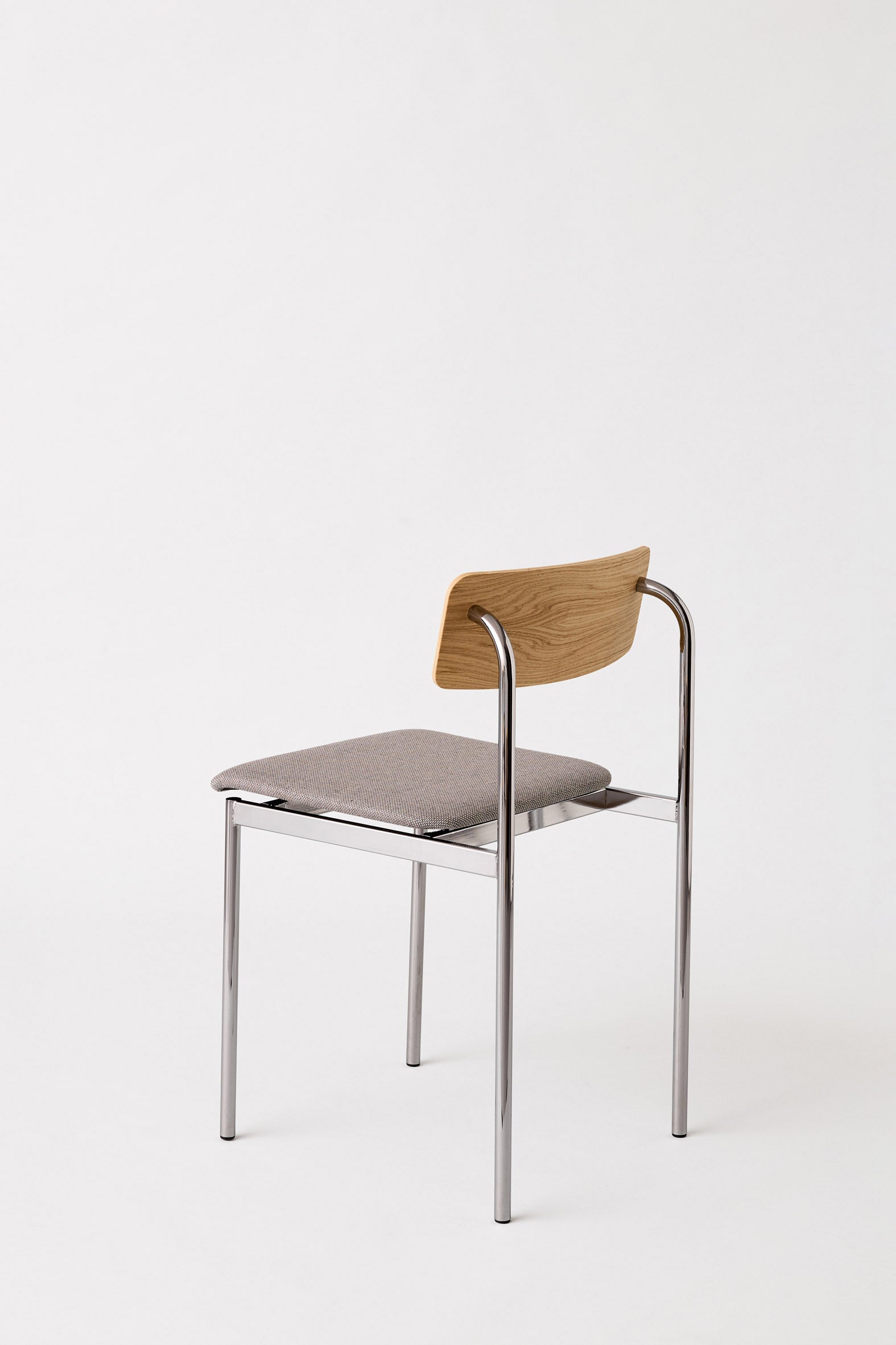MOEBE - Offset Chair -