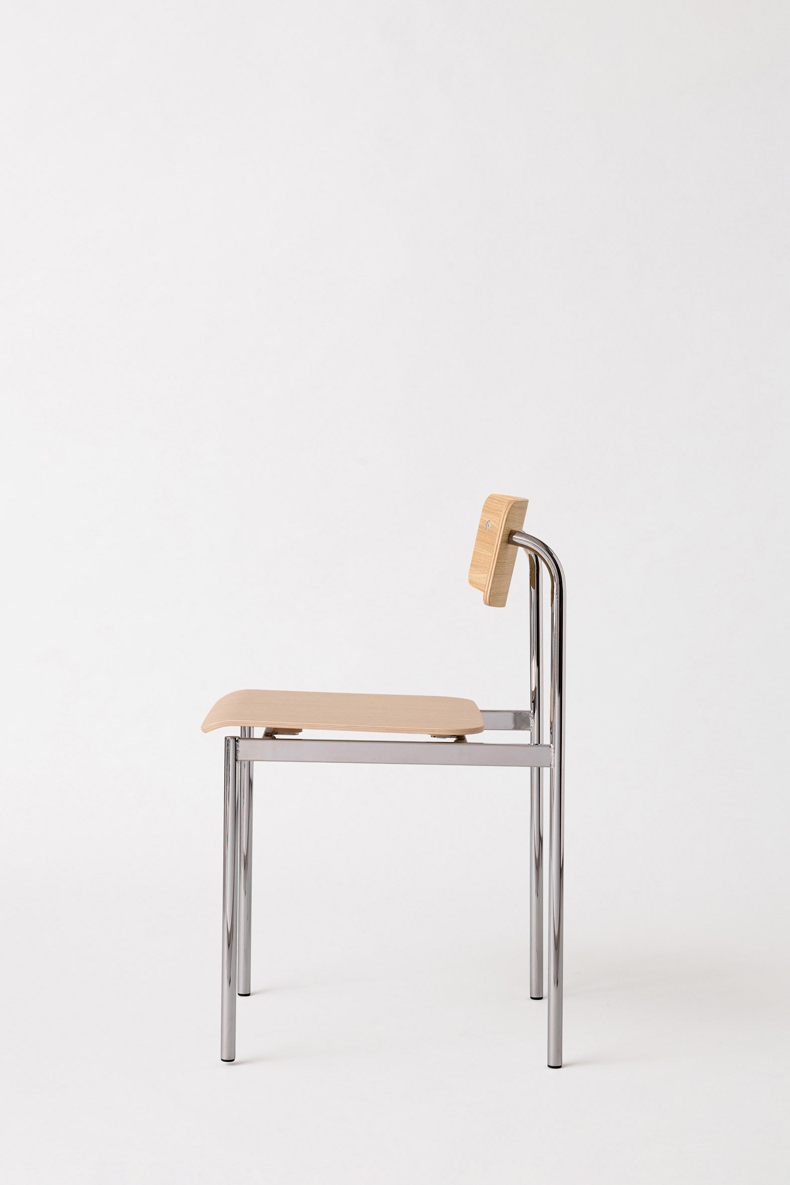 MOEBE - Offset Chair -
