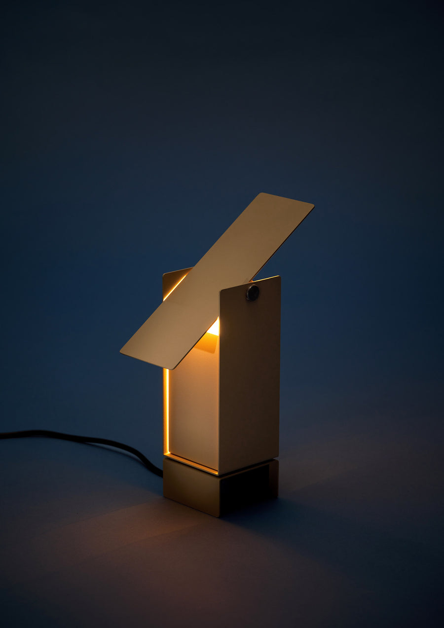 MOEBE - Pivoting Table Lamp -