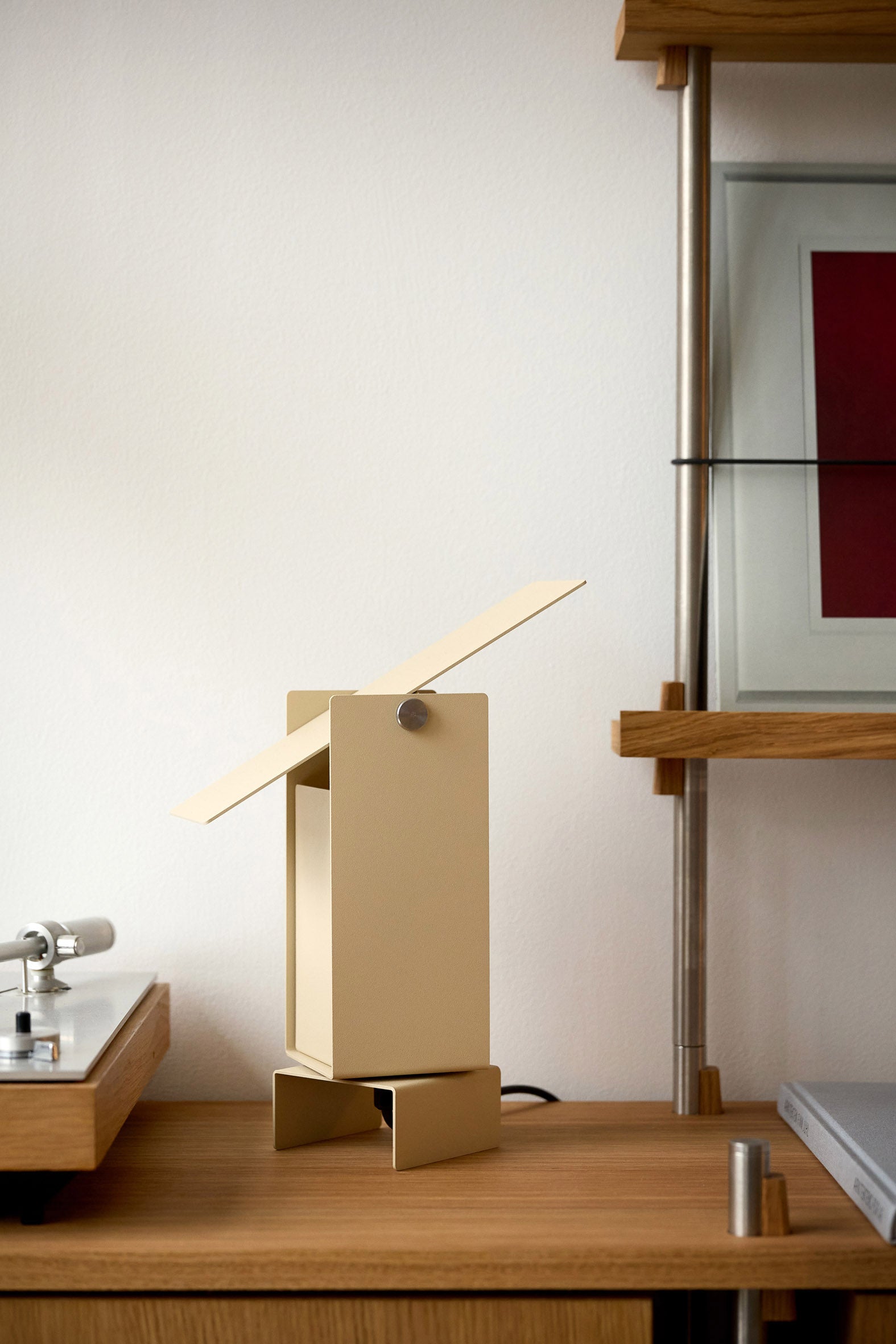 MOEBE - Pivoting Table Lamp -