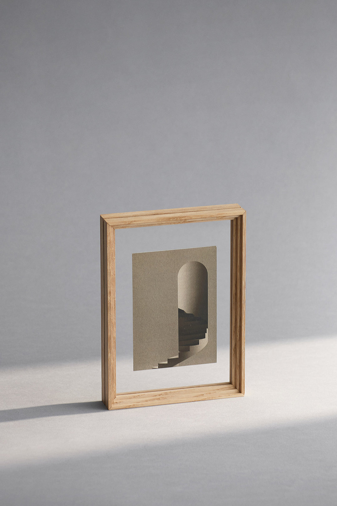 MOEBE - Standing Frame -