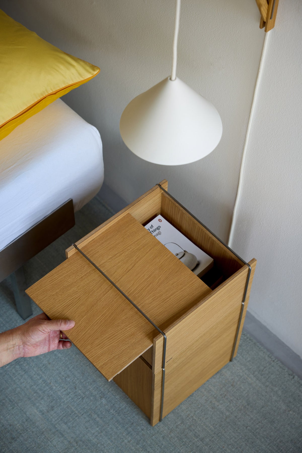 MOEBE - Bedside Storage -