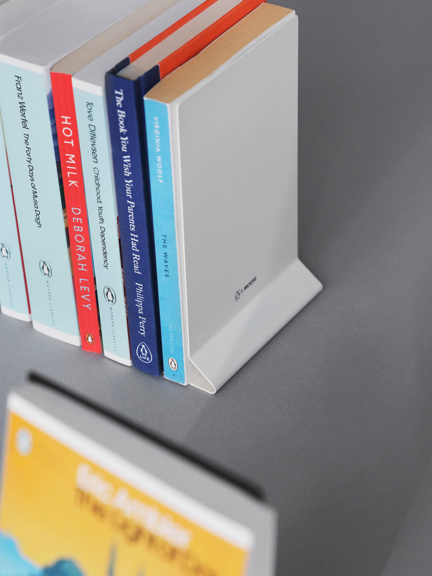 MOEBE - Penguin x MOEBE Book Stand -