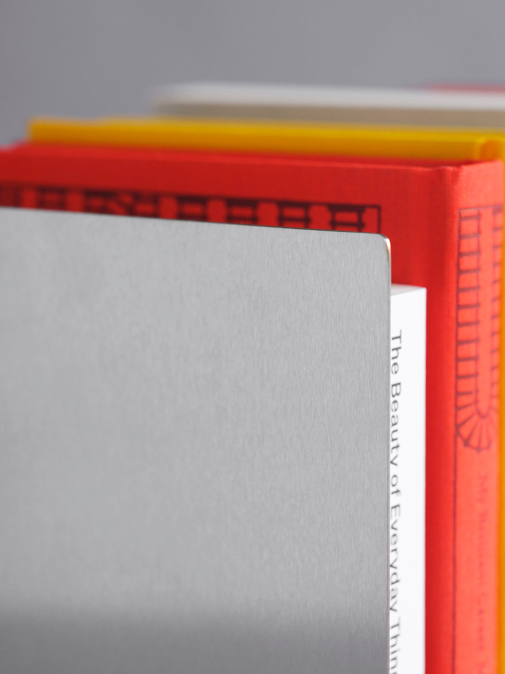 MOEBE - Penguin x MOEBE Book Stand -