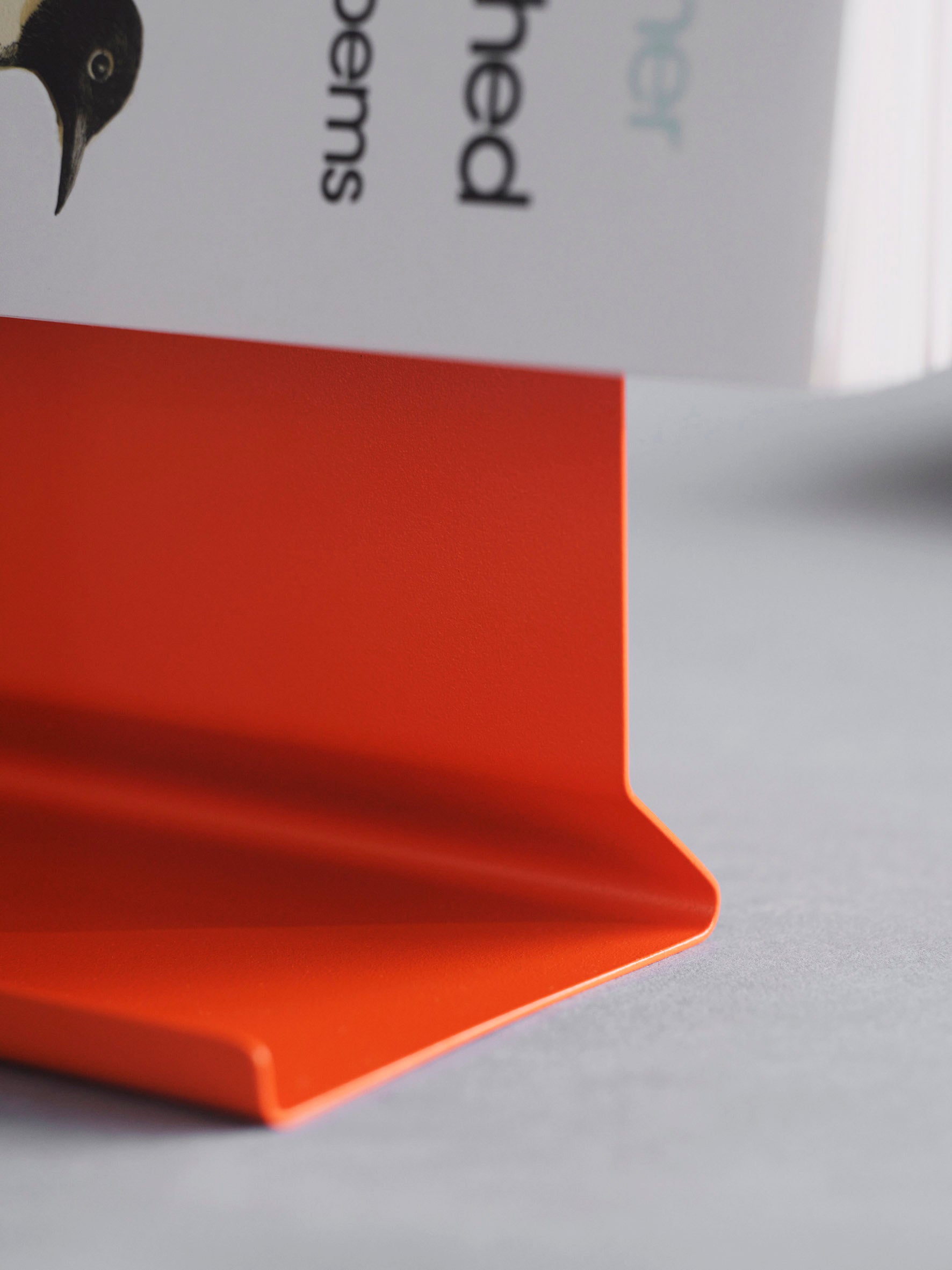 MOEBE - Penguin x MOEBE Book Stand -