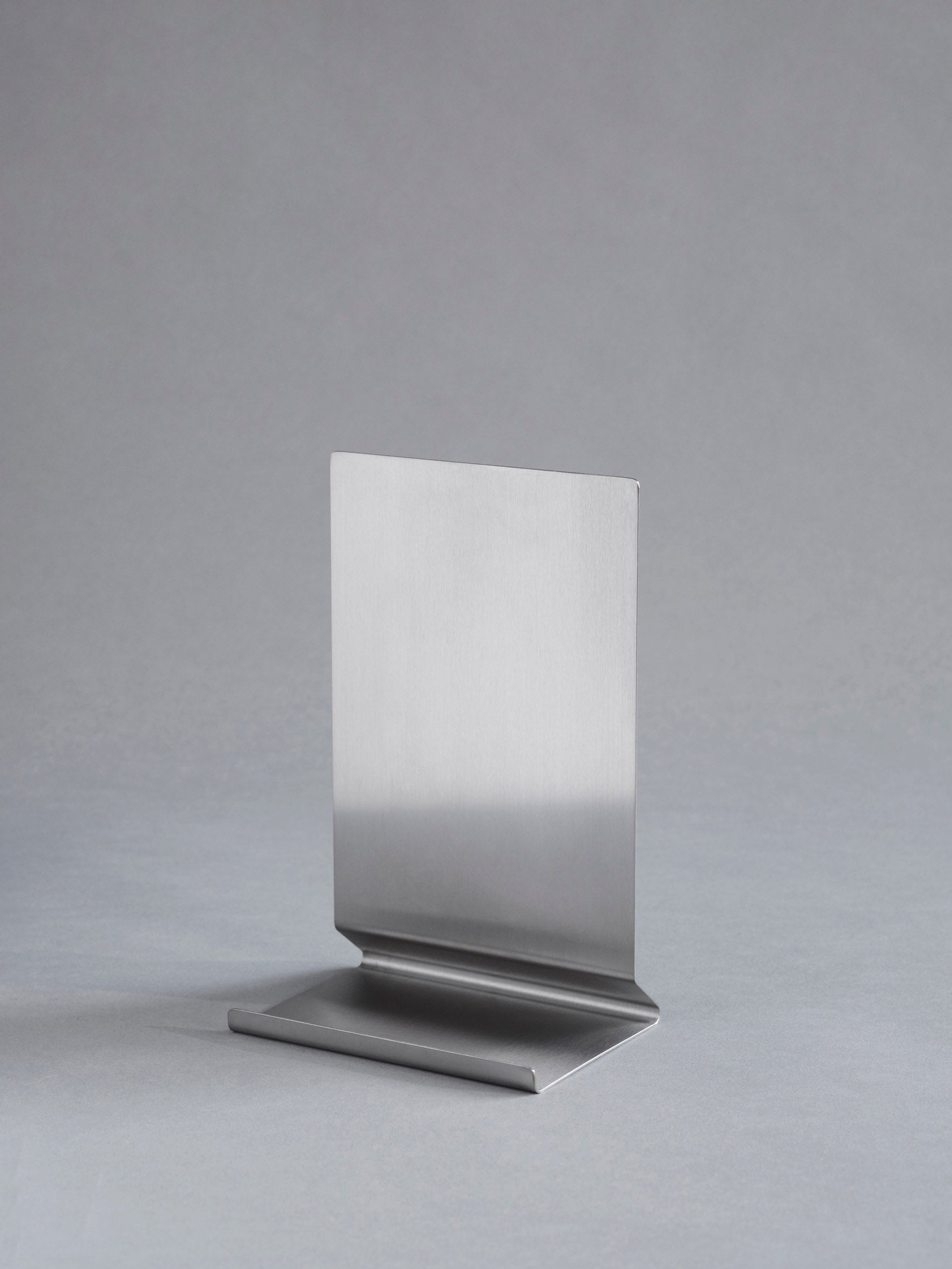 MOEBE - Penguin x MOEBE Book Stand -