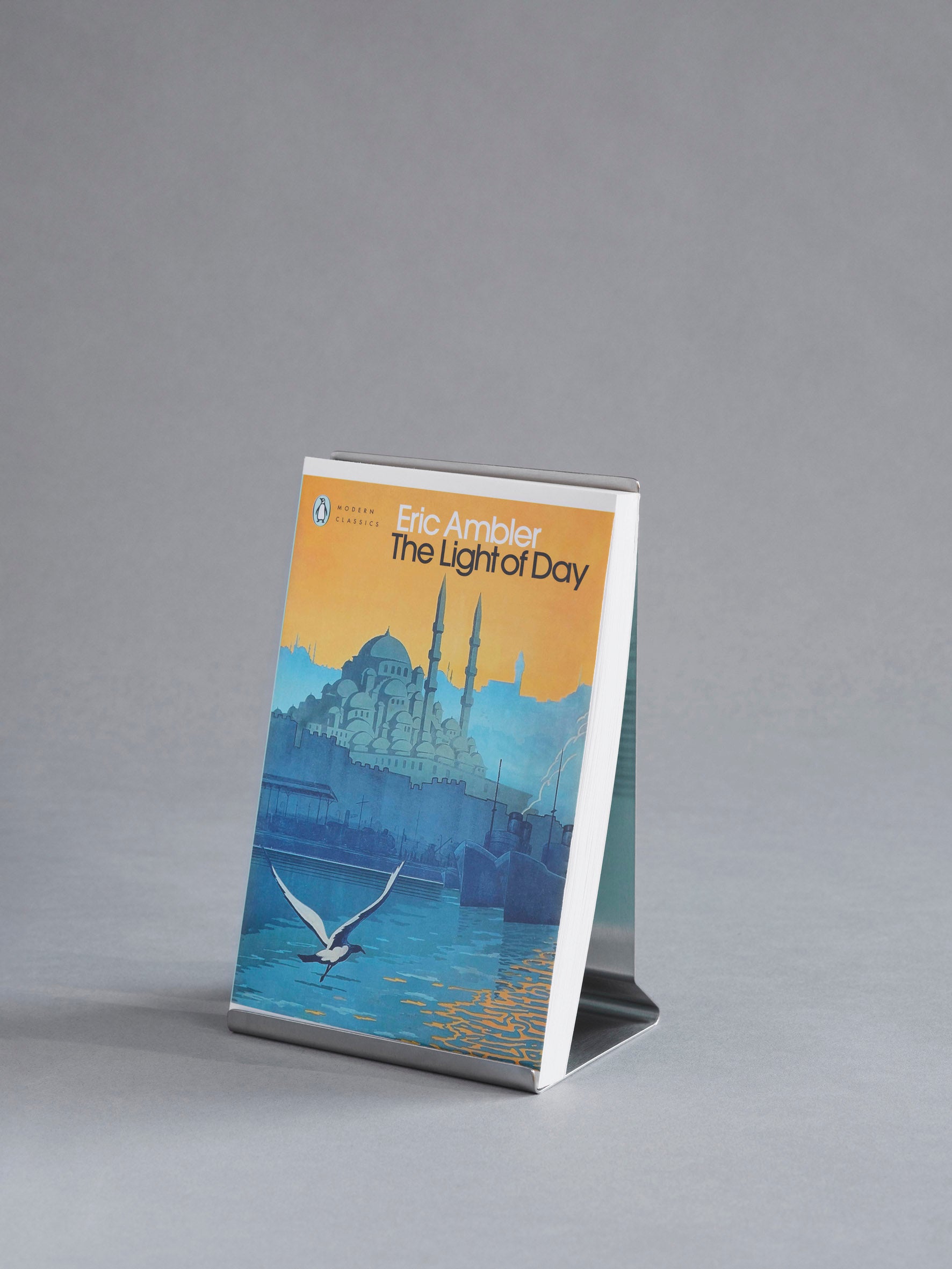 MOEBE - Penguin x MOEBE Book Stand -