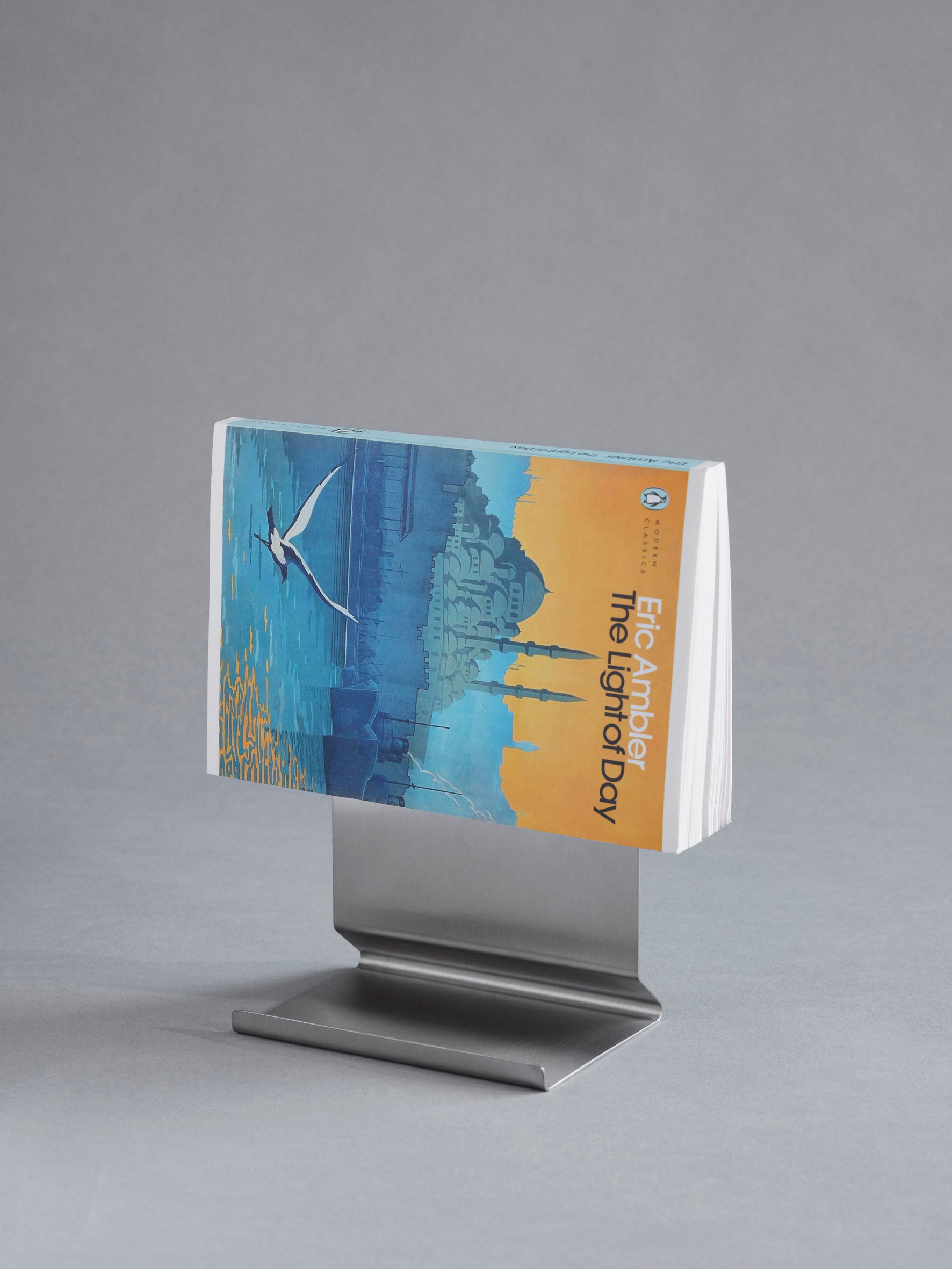 MOEBE - Penguin x MOEBE Book Stand -