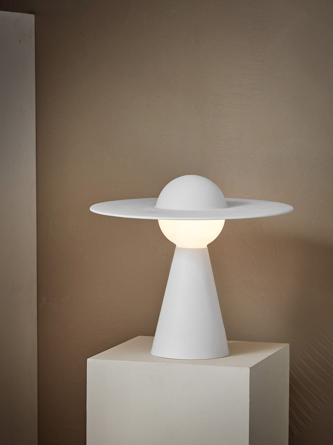 MOEBE - Ceramic Table Lamp -