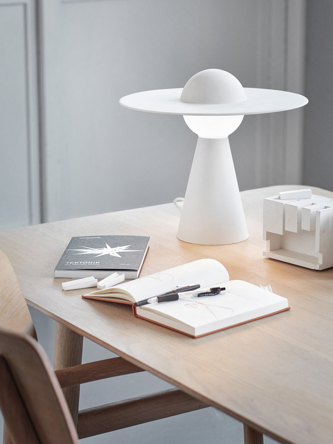 MOEBE - Ceramic Table Lamp -