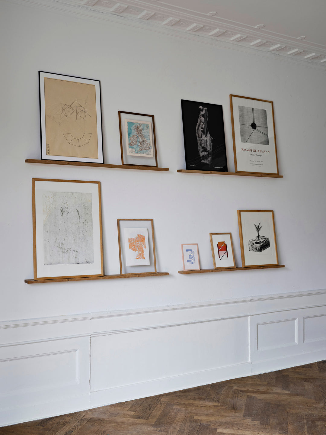 MOEBE - Gallery Shelf -