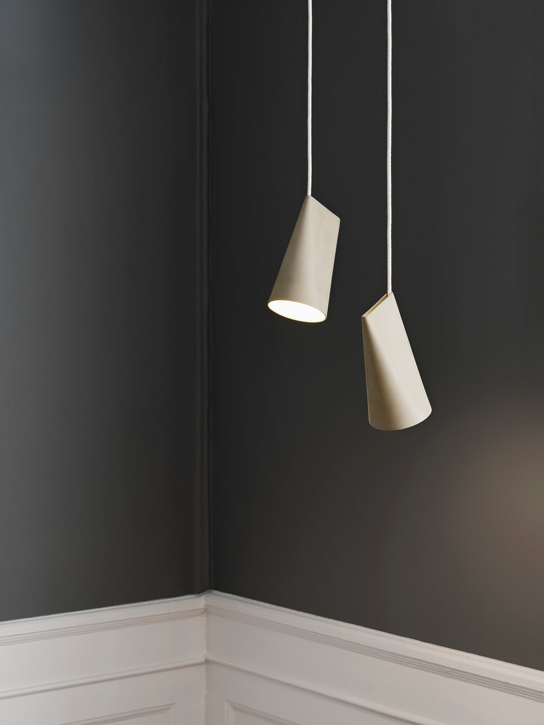 MOEBE - Ceramic Pendant – Narrow -