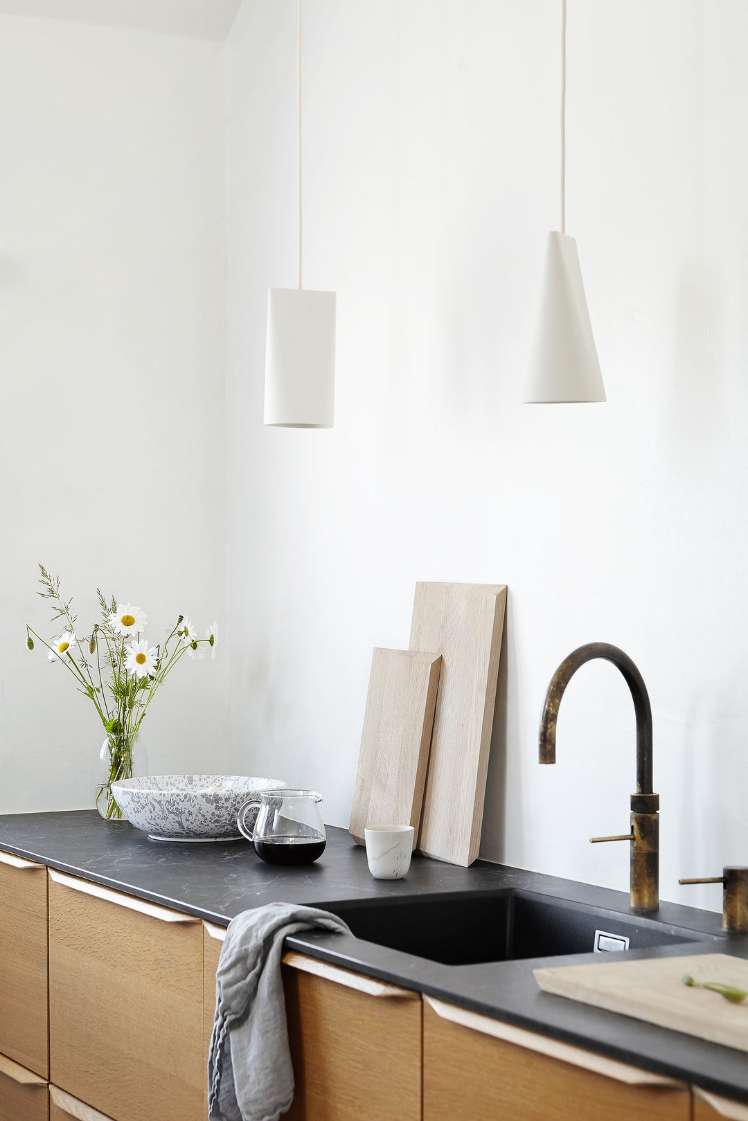 MOEBE - Ceramic Pendant – Narrow -