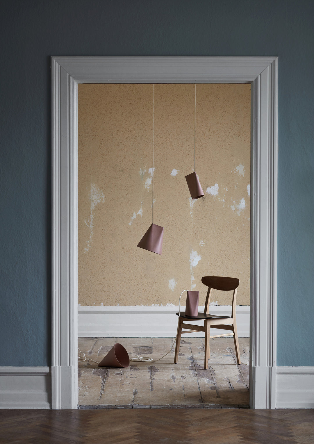 MOEBE - Ceramic Pendant – Narrow -