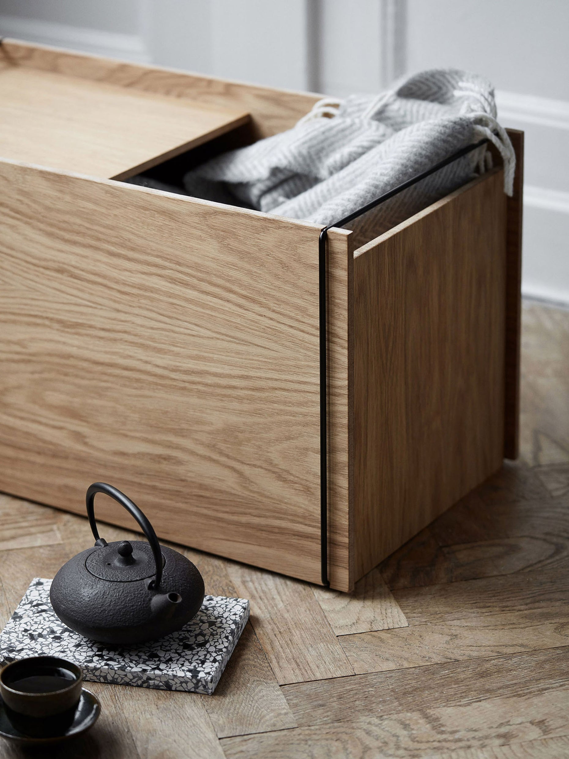 Wooden tote box hot sale